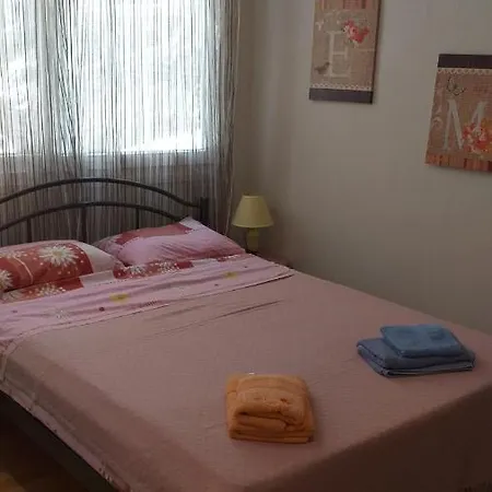 Penelope's And John's House Appartamento