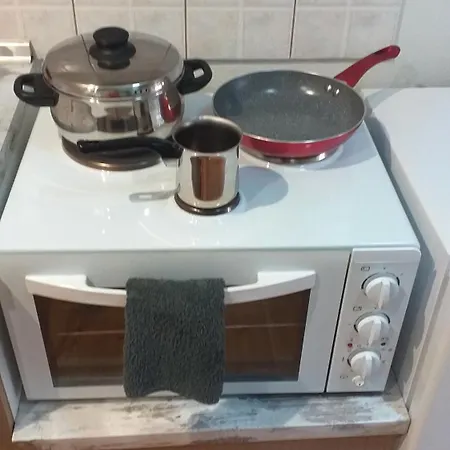 Apartman Penelope's And John's House